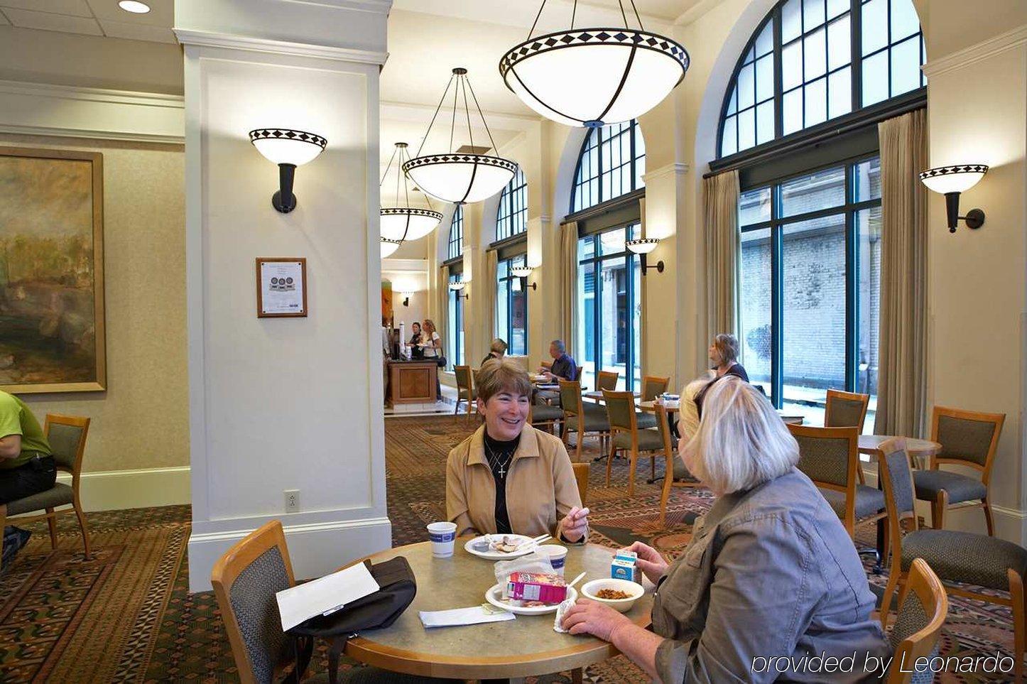 Hampton Inn & Suites Atlanta-Downtown Restoran fotoğraf